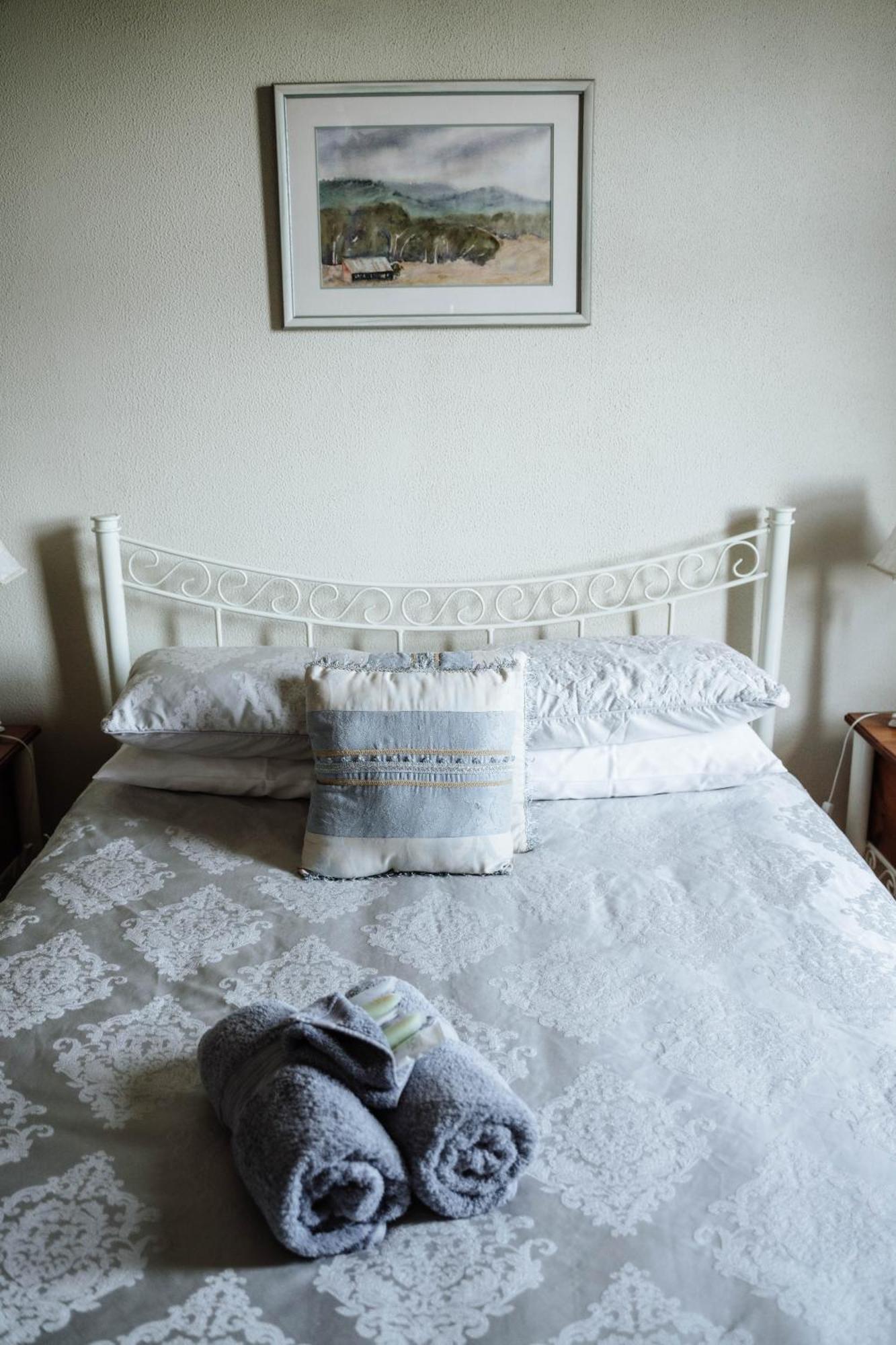 Vale Of Avoca Hotel Charlton Екстериор снимка