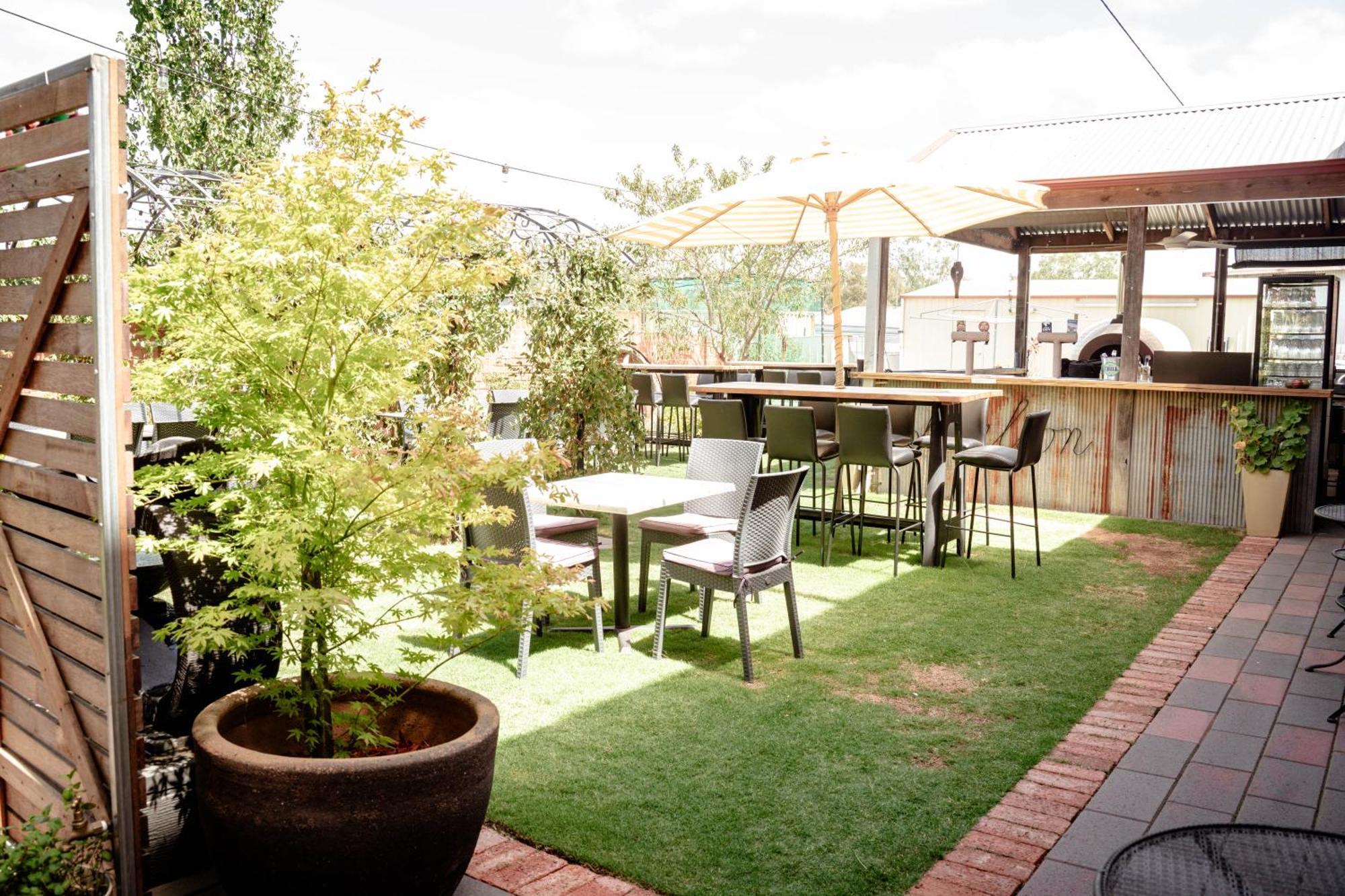 Vale Of Avoca Hotel Charlton Екстериор снимка