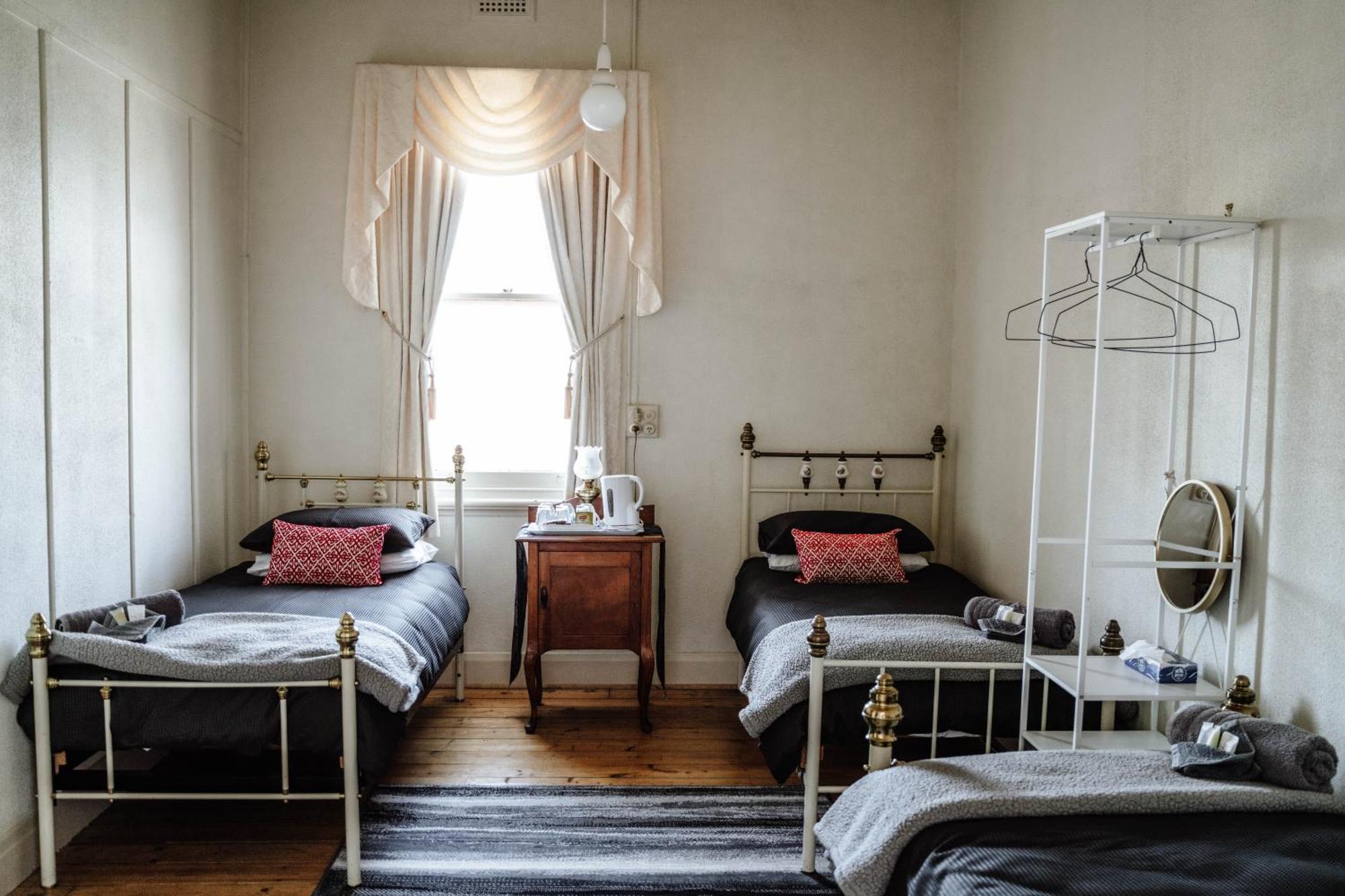 Vale Of Avoca Hotel Charlton Екстериор снимка