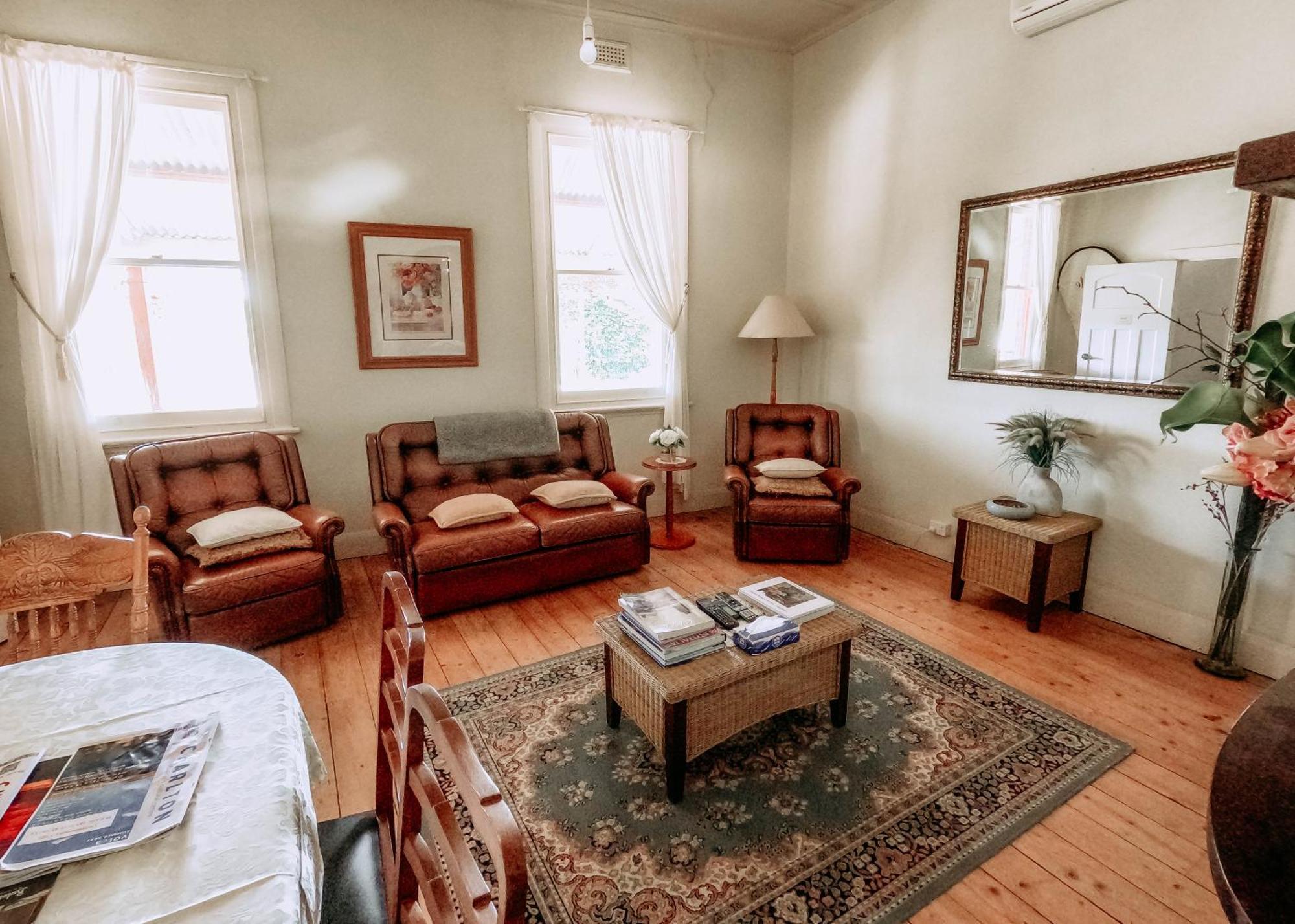Vale Of Avoca Hotel Charlton Екстериор снимка
